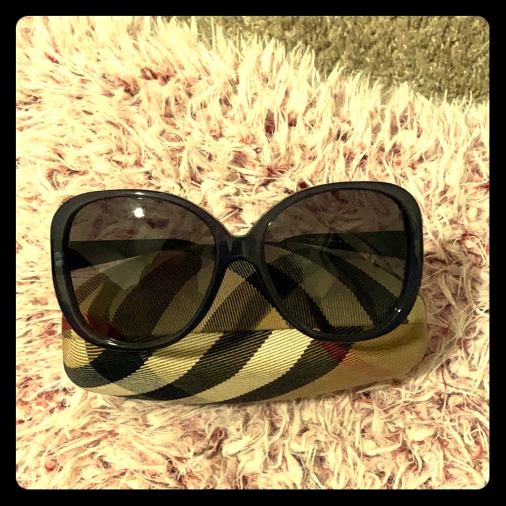 Burberry Oversized Aviator Sunglasses
